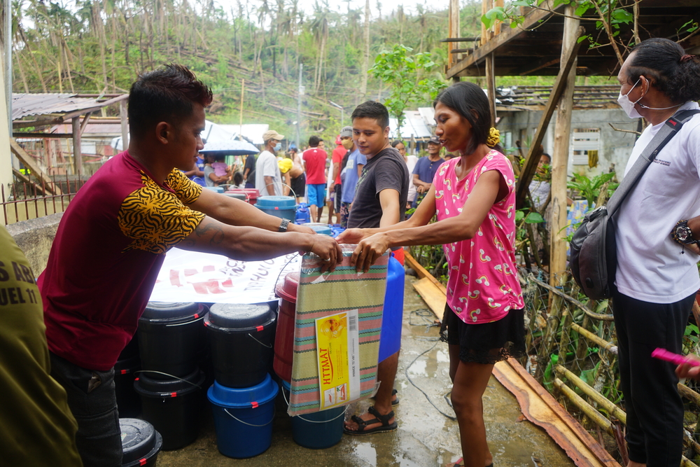 philippines typhon rai kit hygiène